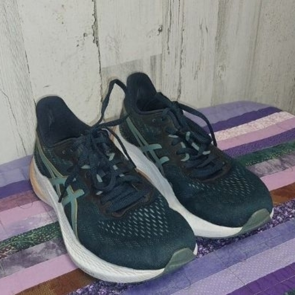 Womens Asics Teal Shoes Size 7